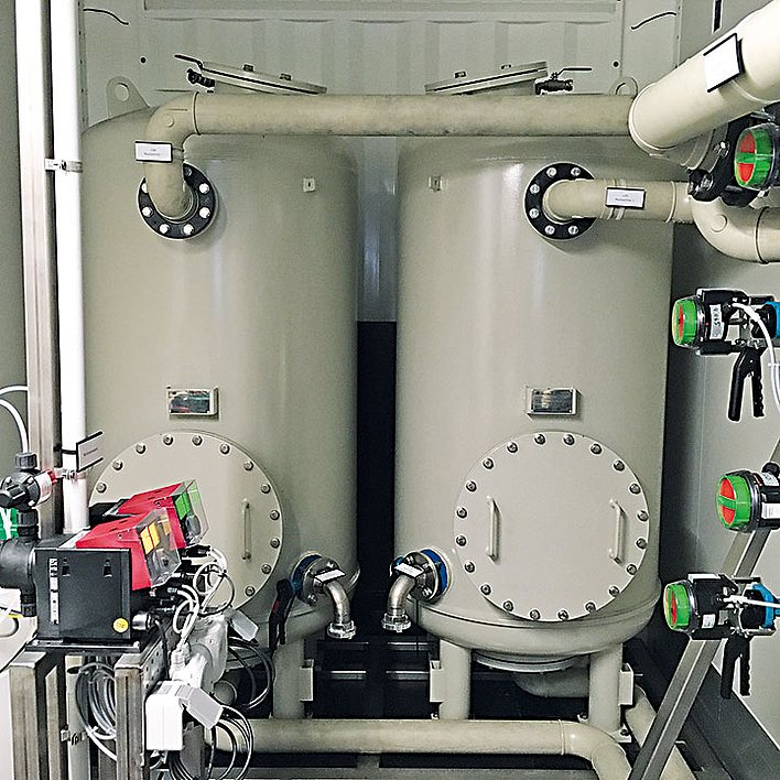 Mischbettfilteranlage im Reinstwassertrailer