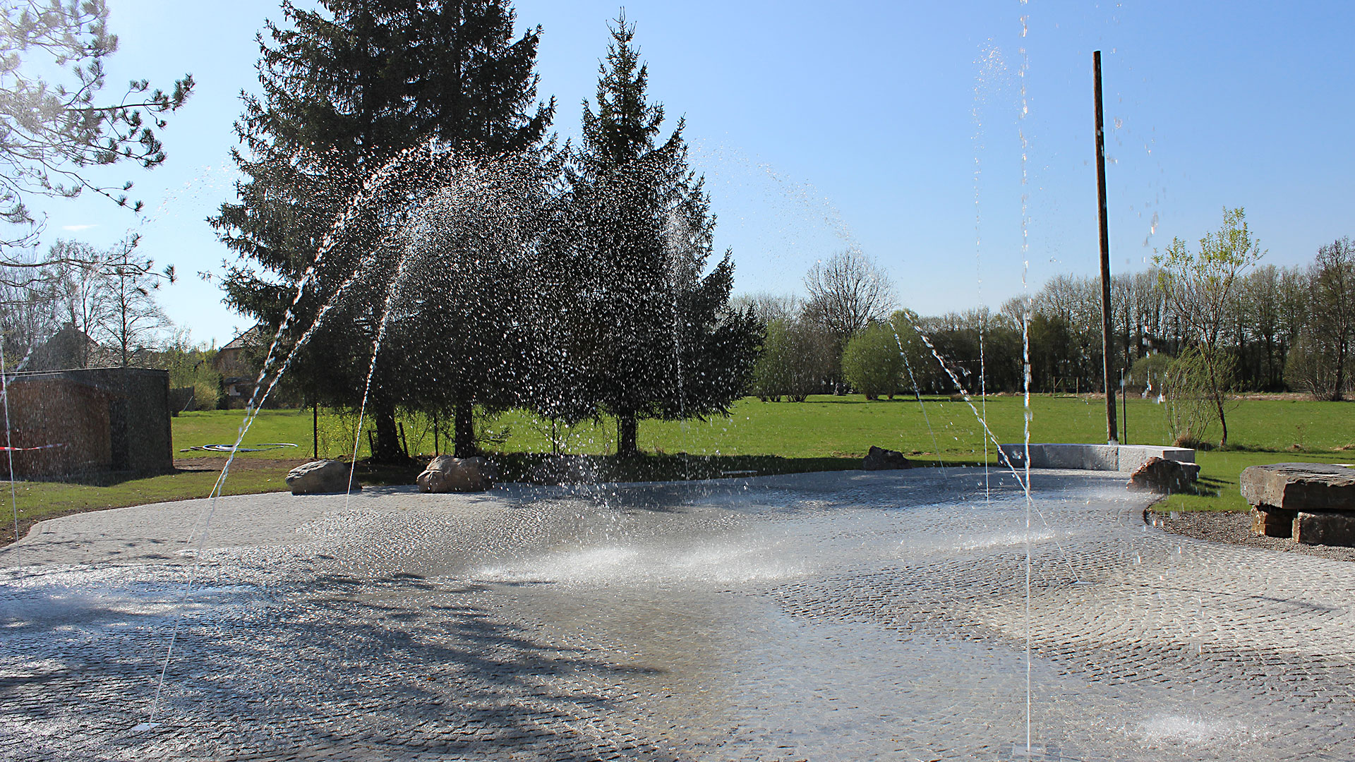 Wasserspielplatz mit Kreislaufwasseraufbereitung und TecBox